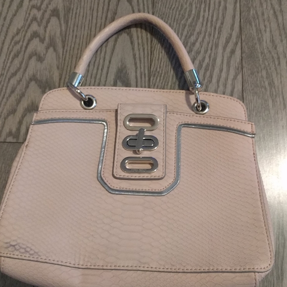 Beautiful small satchel by Nine West 🌸🌸🌸 - Picture 2 of 8